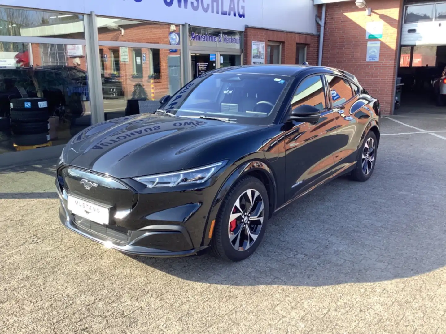 Ford Mustang Mach-E AWD Extended Range Techn.2 Schwarz - 1