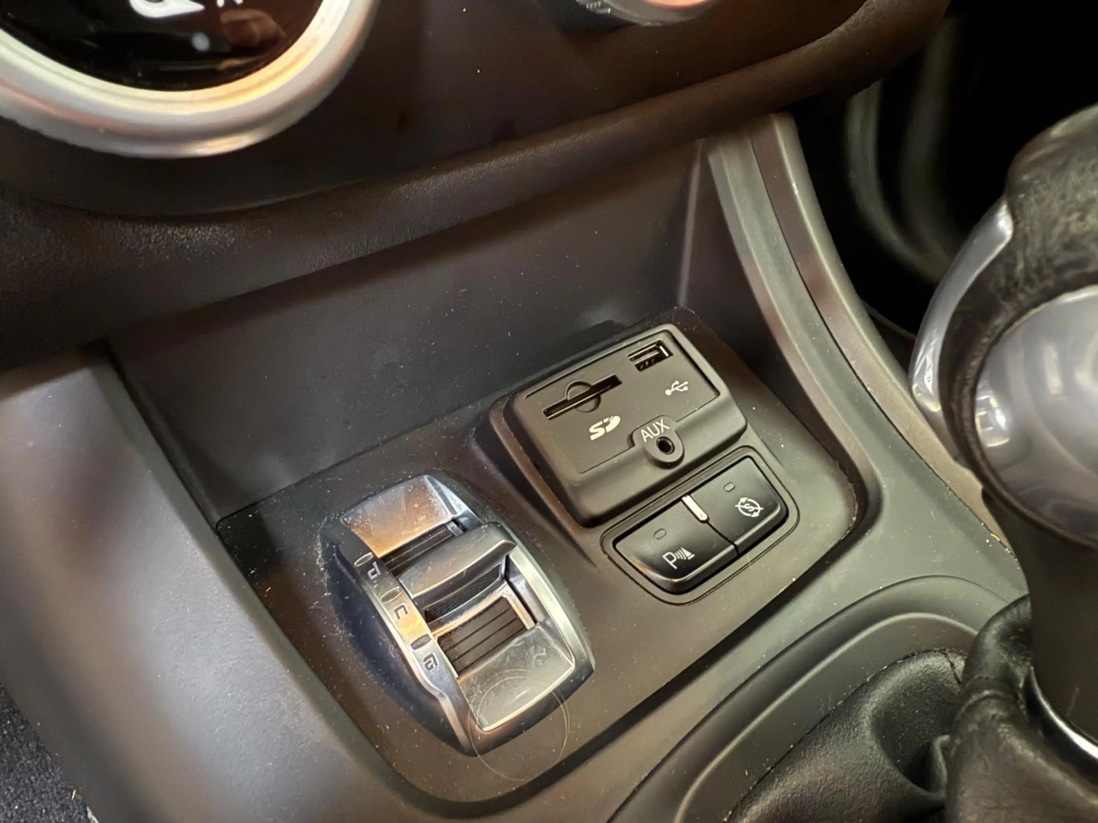 Alfa Romeo Giulietta 1.4 Turbo MultiAir Super — photo 12