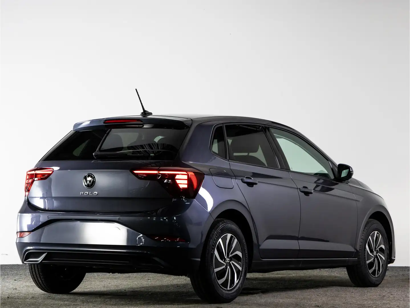 Volkswagen Polo Life Edition 1.0 95 pk TSI | JULI ACTIE | Achterui Grijs - 2