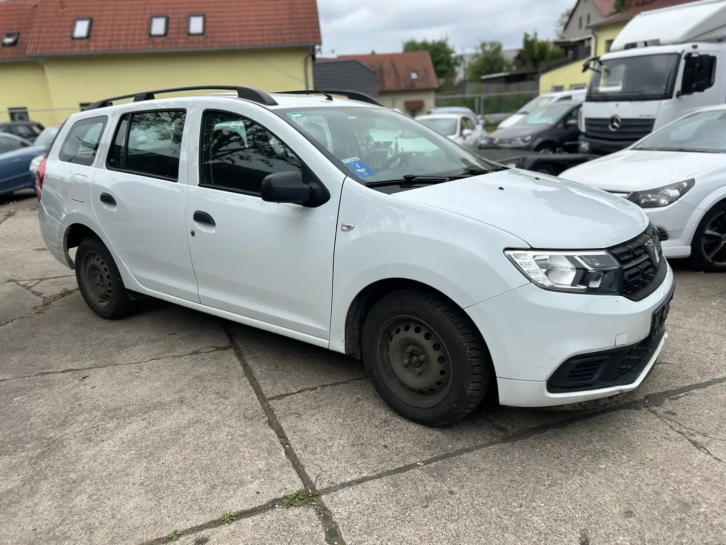 Dacia Logan Access 1.0L, Euro 6, Servolenkung Weiß - 1