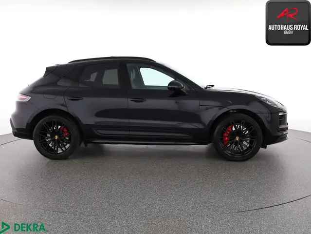 Porsche Macan view 6