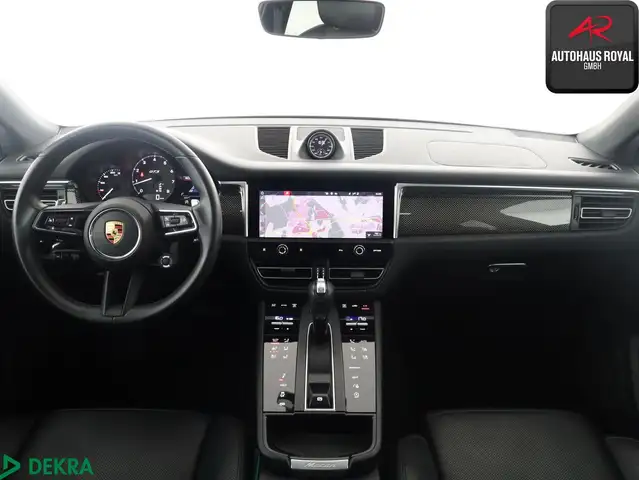 Porsche Macan view 9
