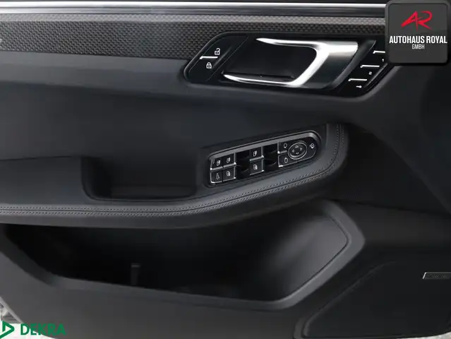 Porsche Macan view 14