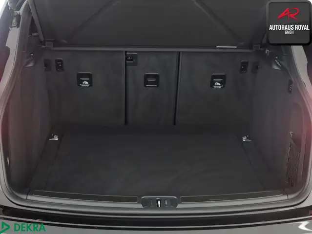 Porsche Macan view 13