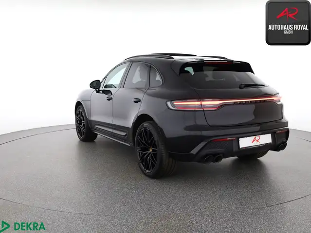 Porsche Macan view 3