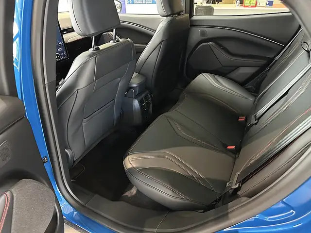 Ford Mustang Mach-E Elektro 88kWh Extended Range AWD Premium Ansicht 4