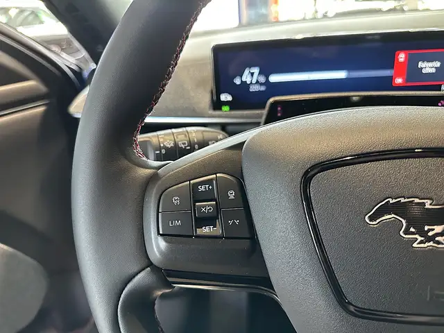 Ford Mustang Mach-E Elektro 88kWh Extended Range AWD Premium Ansicht 10
