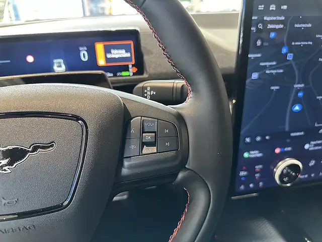 Ford Mustang Mach-E Elektro 88kWh Extended Range AWD Premium Ansicht 9
