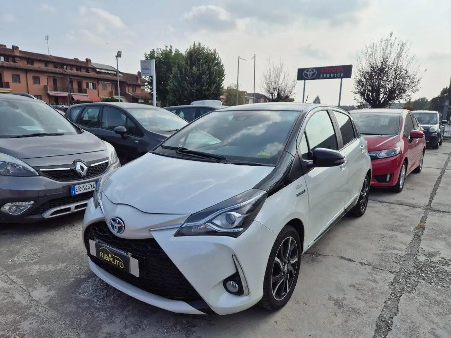 Toyota Yaris 1.5 Hybrid 5 porte Trend 'White Edition' Blanc - 1