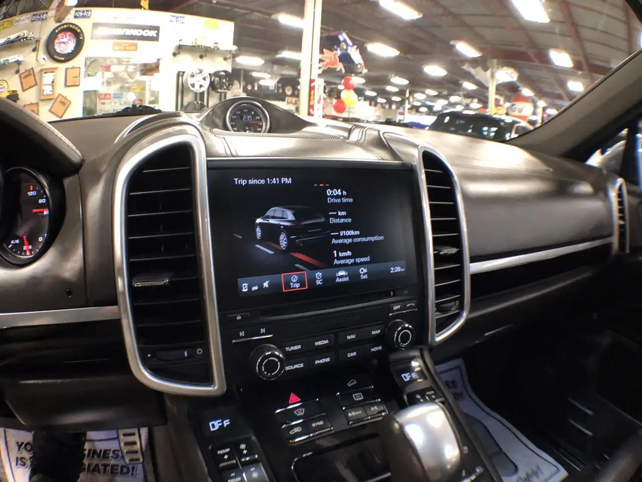 Porsche Cayenne снимка Porsche Cayenne