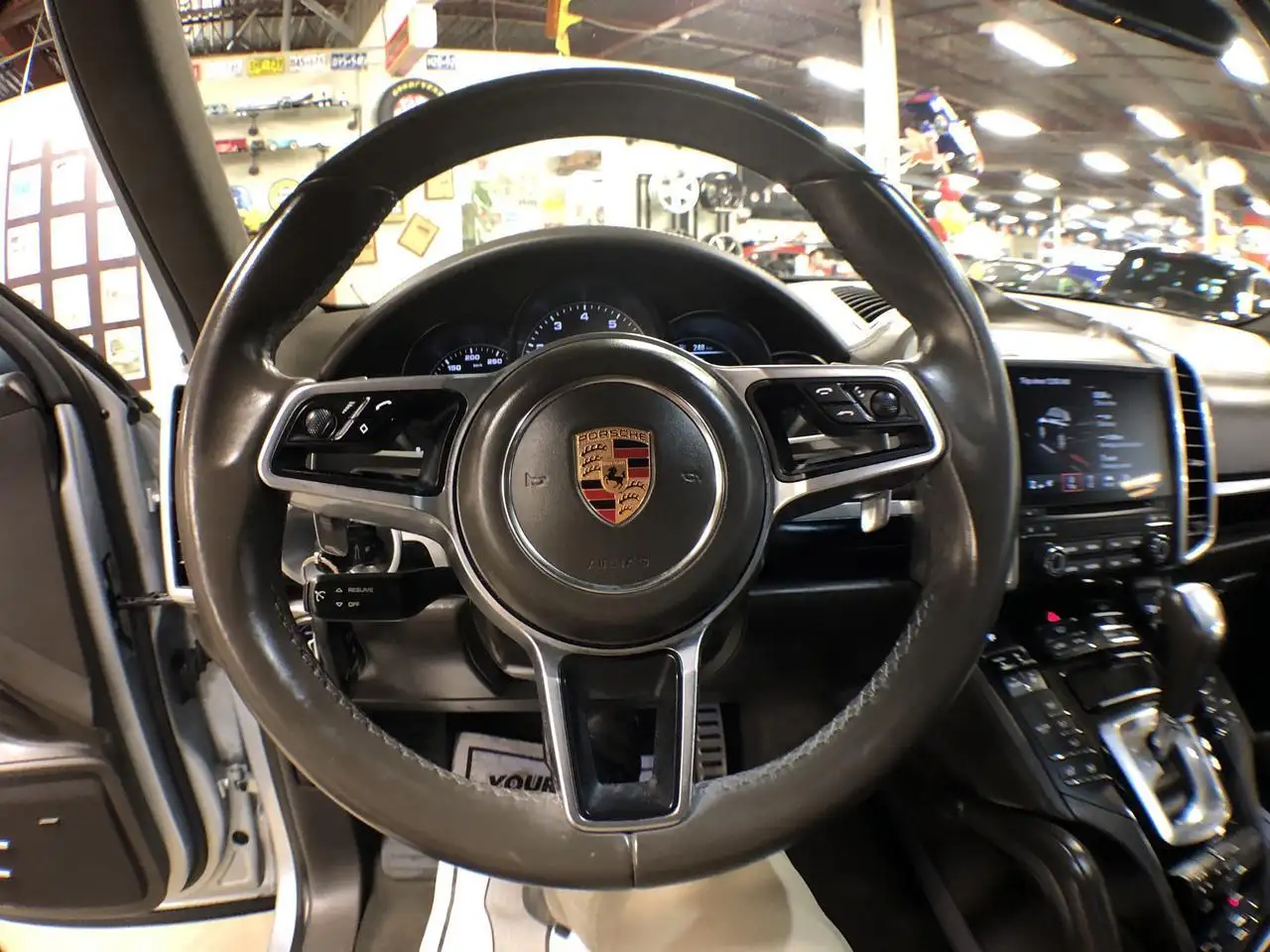 Porsche Cayenne снимка Porsche Cayenne