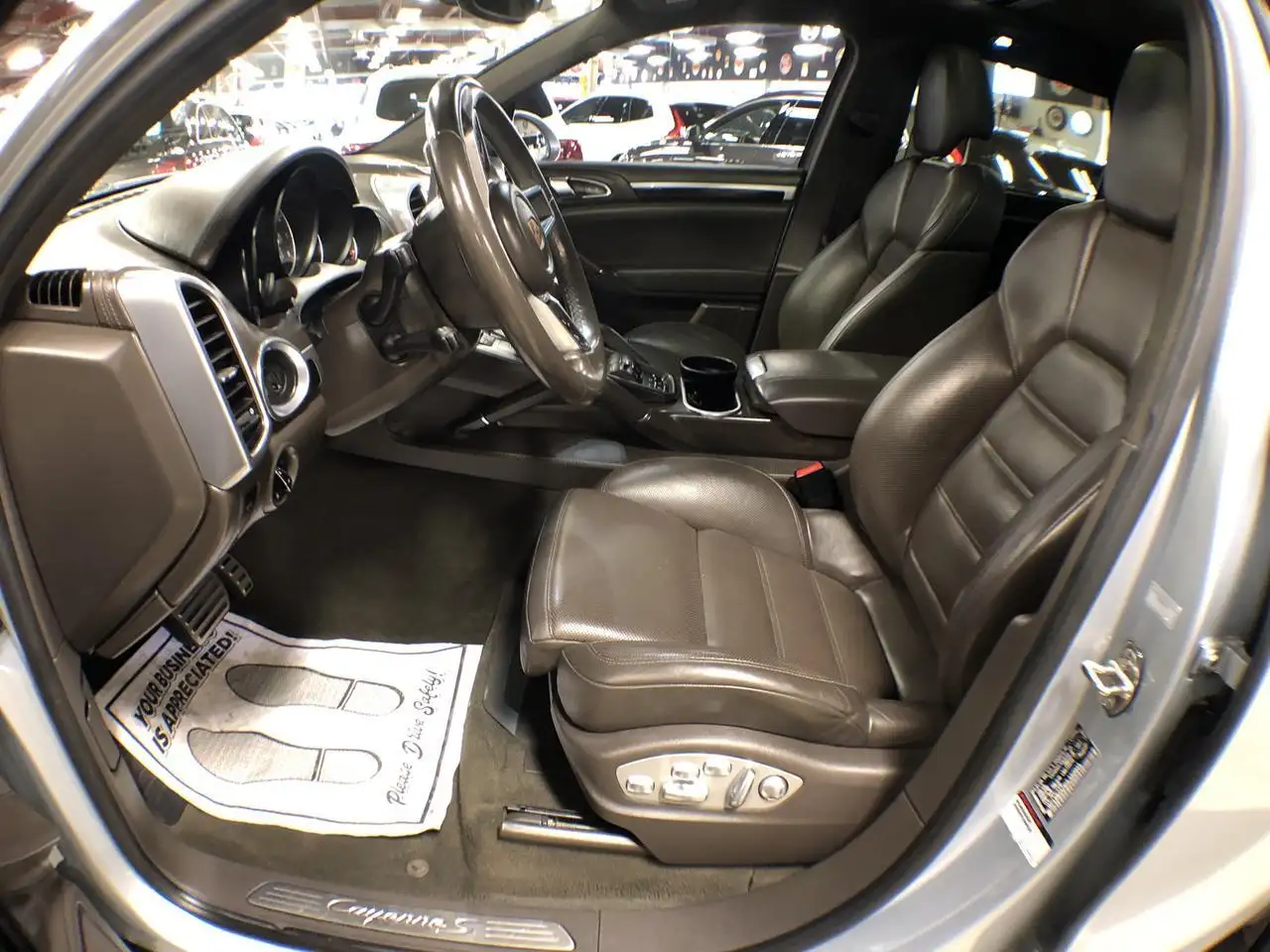 Porsche Cayenne снимка Porsche Cayenne