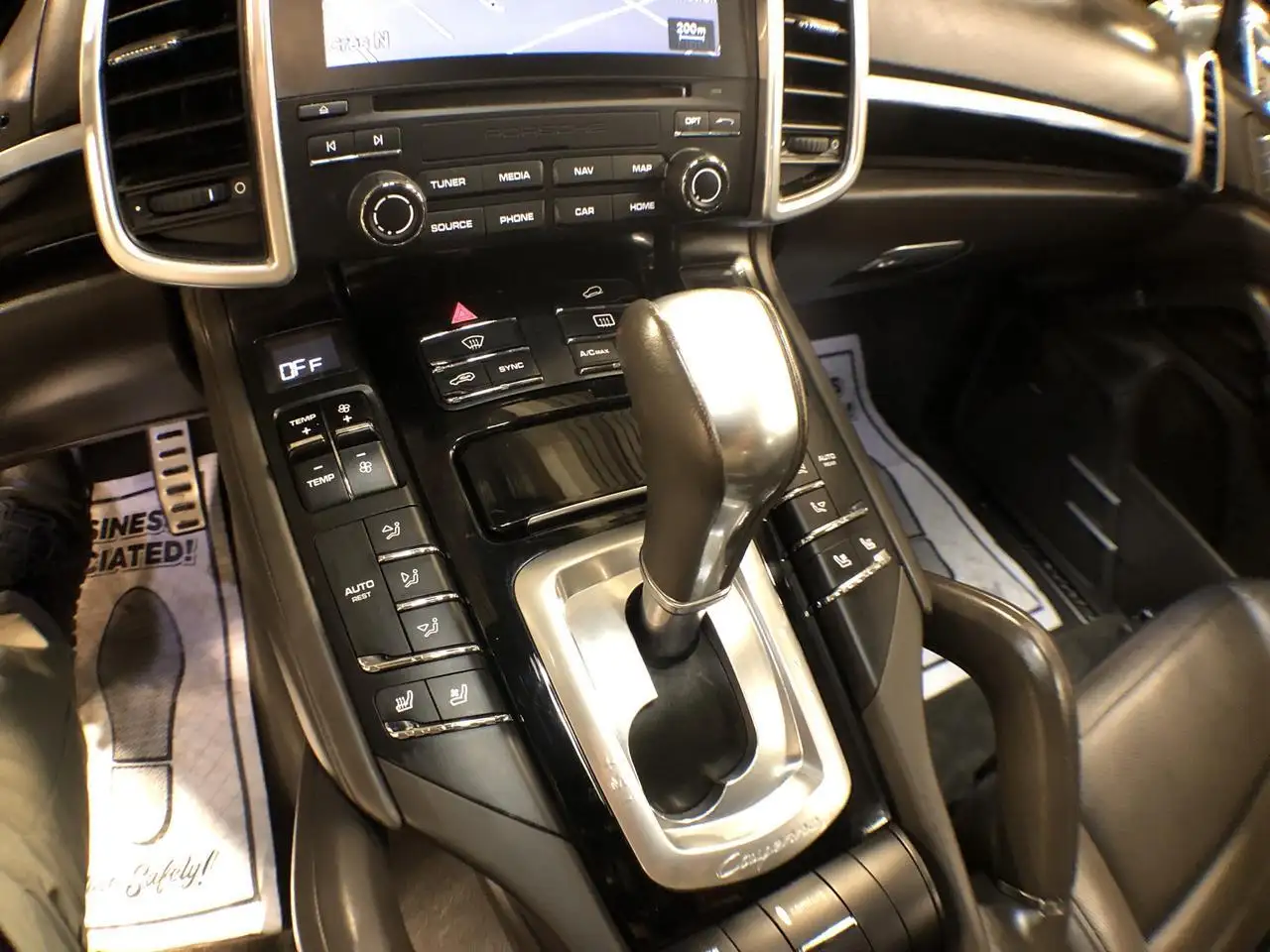 Porsche Cayenne снимка Porsche Cayenne