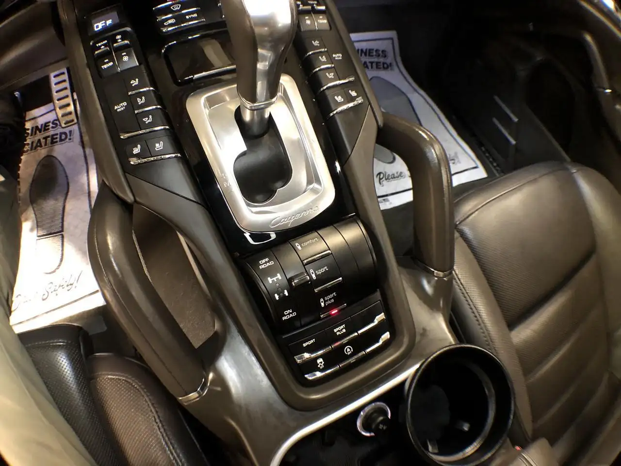 Porsche Cayenne снимка Porsche Cayenne