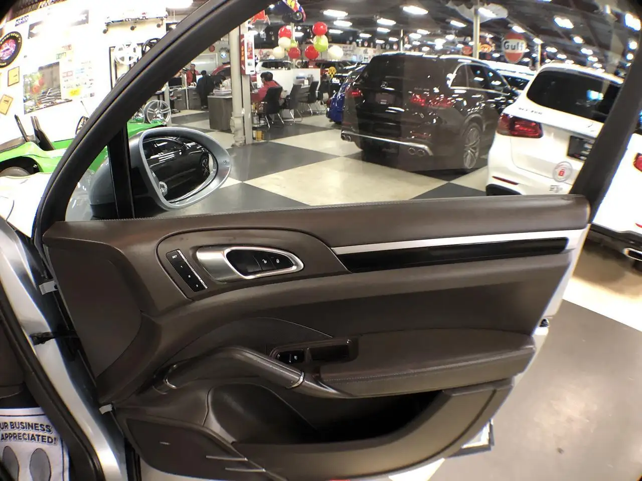 Porsche Cayenne снимка Porsche Cayenne