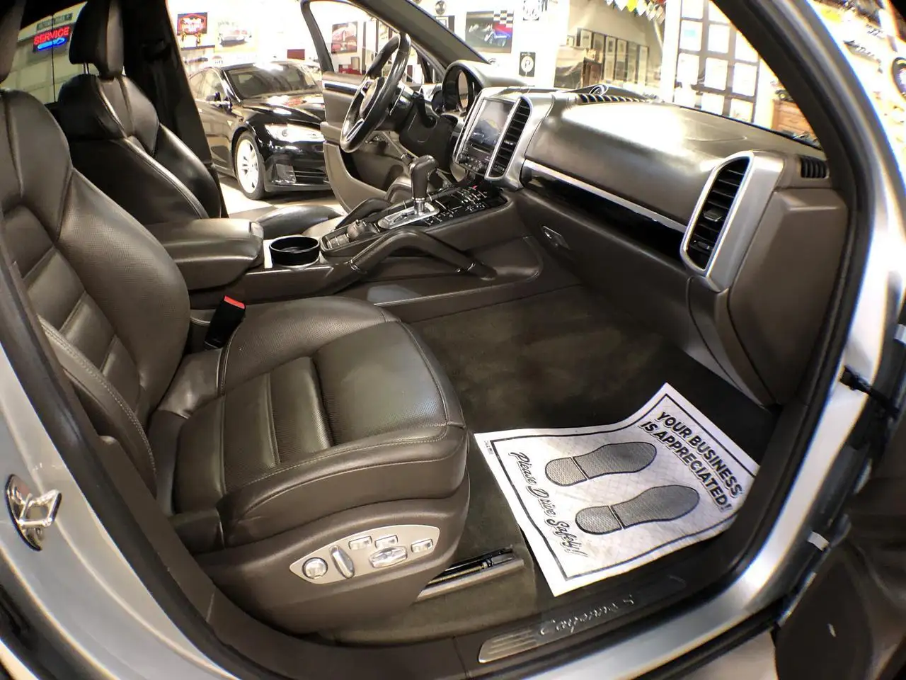 Porsche Cayenne снимка Porsche Cayenne