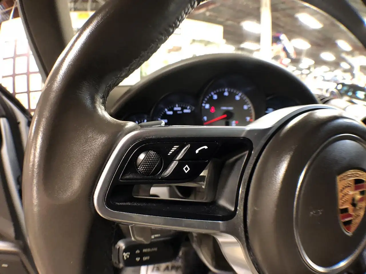 Porsche Cayenne снимка Porsche Cayenne