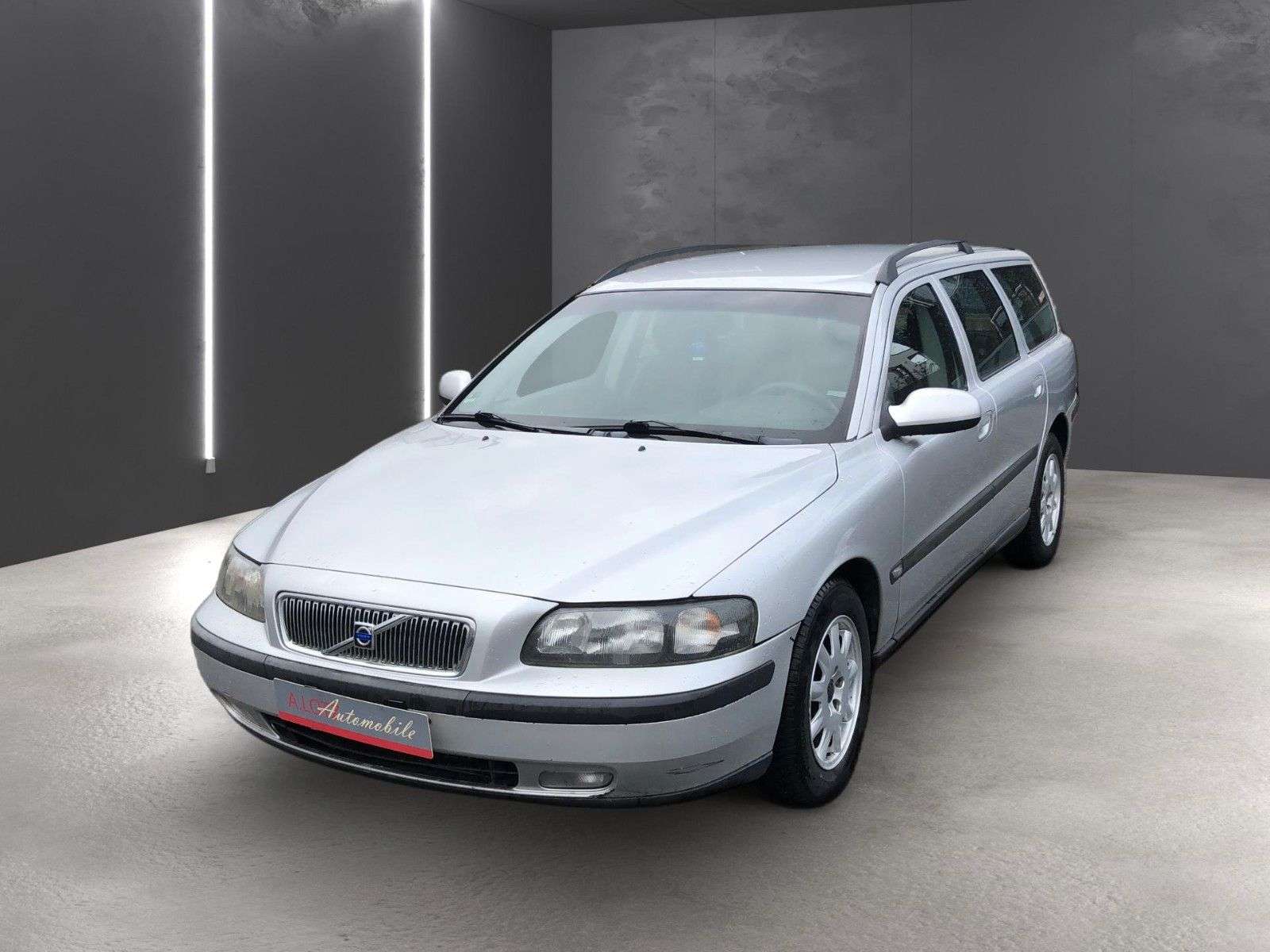 Second hand Volvo V70 2.4