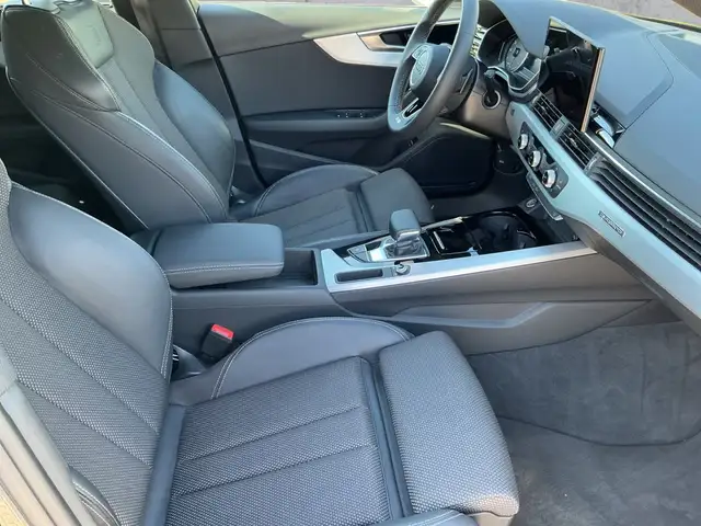 Audi A4 view 13