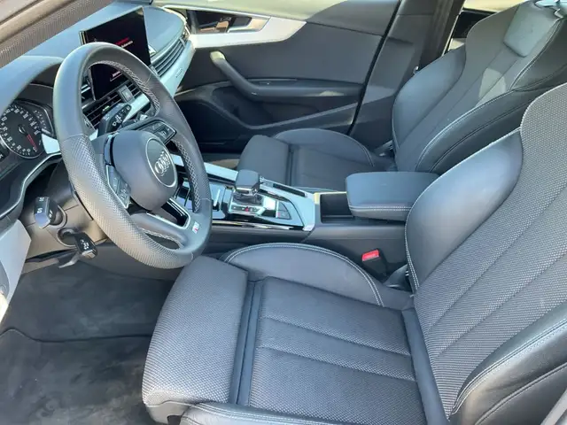 Audi A4 view 12