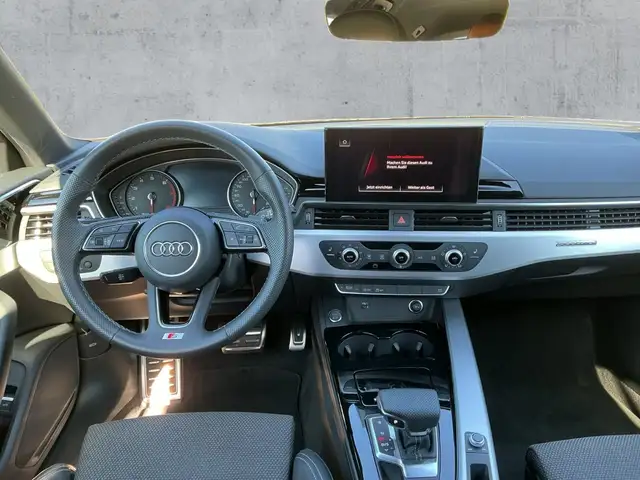 Audi A4 view 9