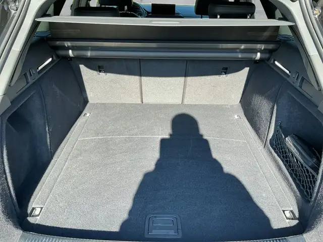 Audi A4 view 14