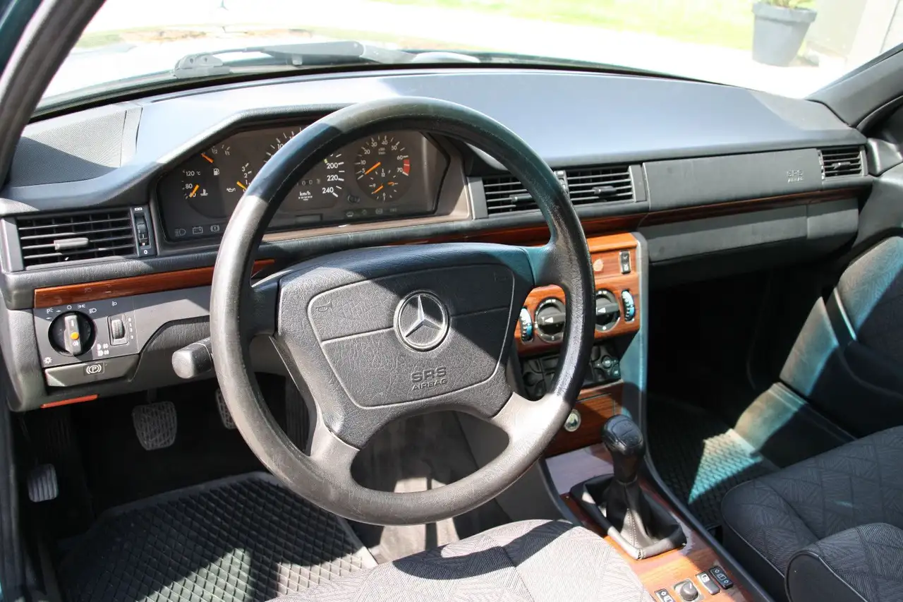 Mercedes-Benz E 200 T -Modell * KLIMA * KOMBI * S124 * TOP!, foto 10