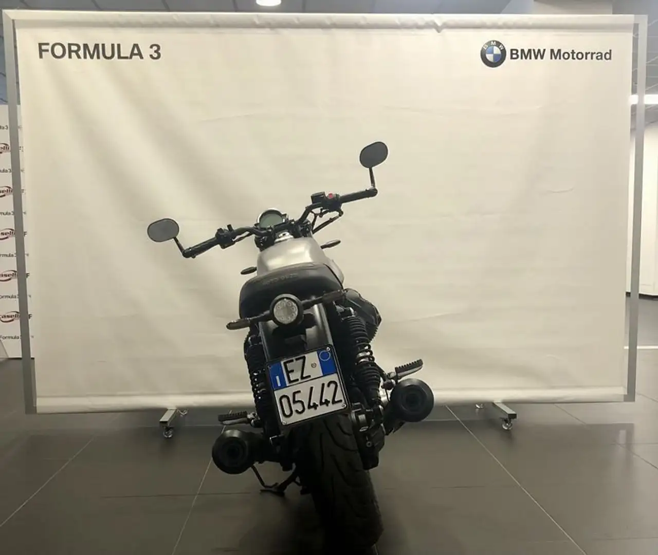 Moto Guzzi V 7 Stone 850 - 2