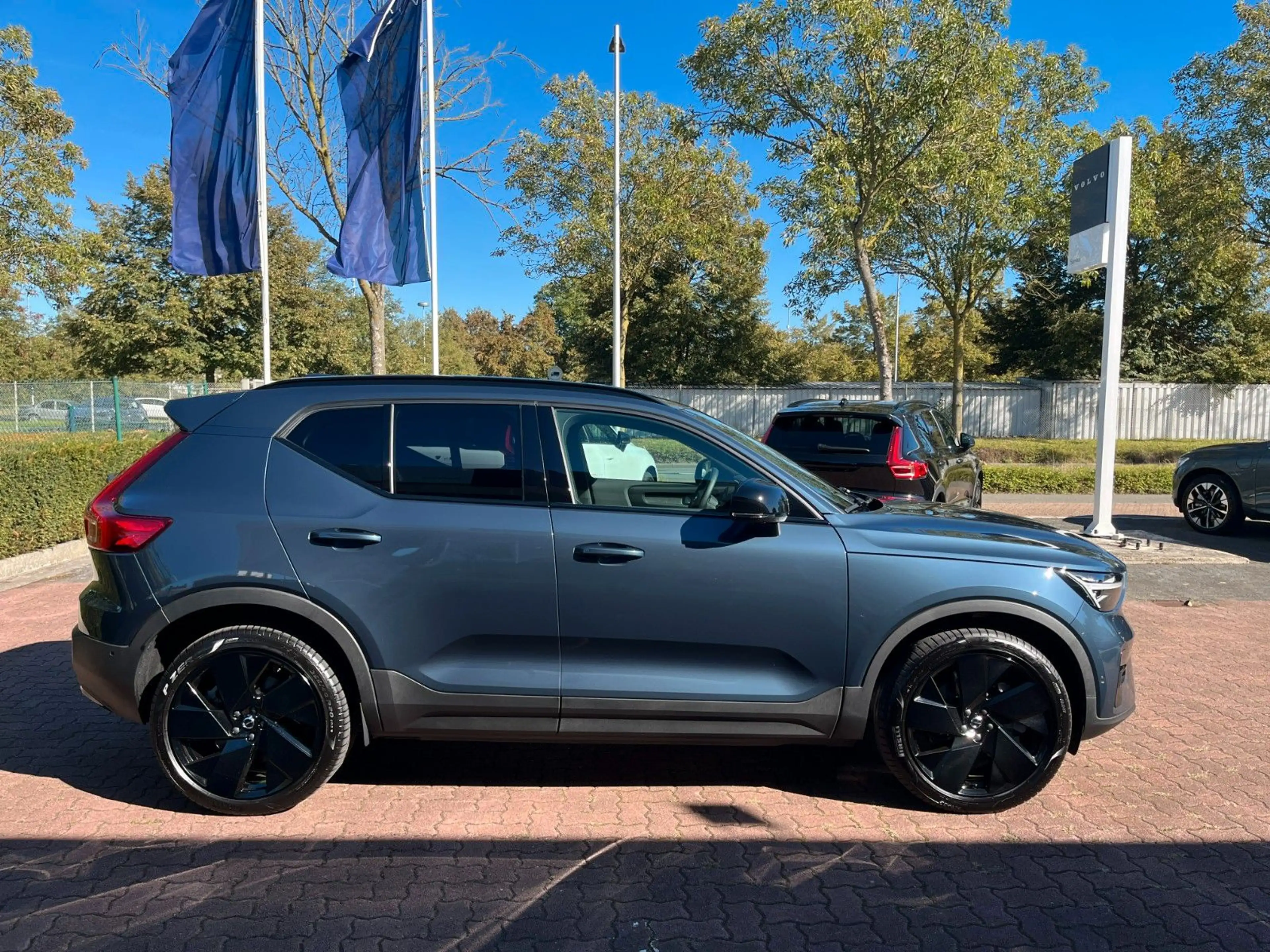 Volvo EX40 Plus Black Edit. Single Motor Ext Range — photo 12