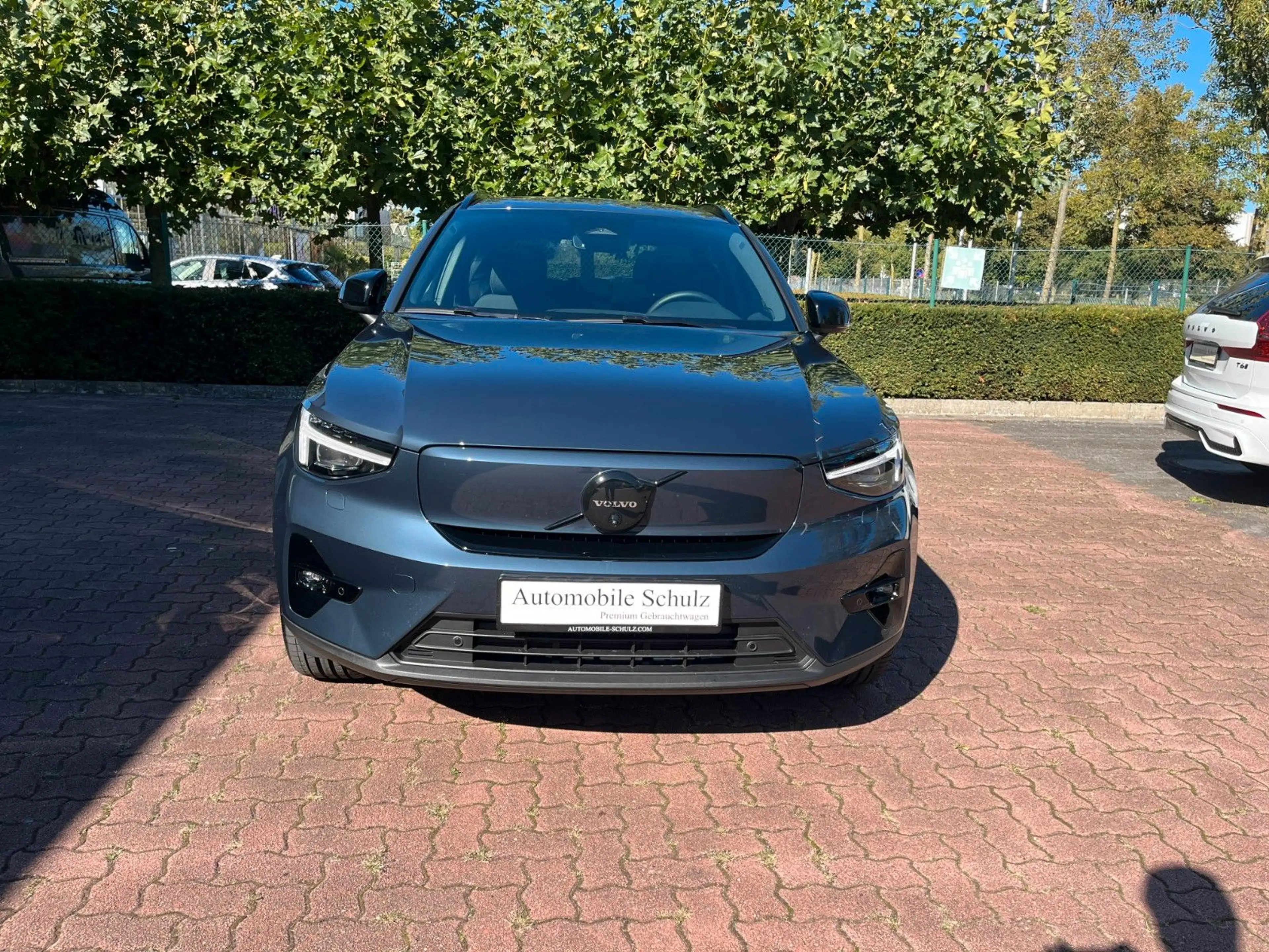 Volvo EX40 Plus Black Edit. Single Motor Ext Range — photo 2