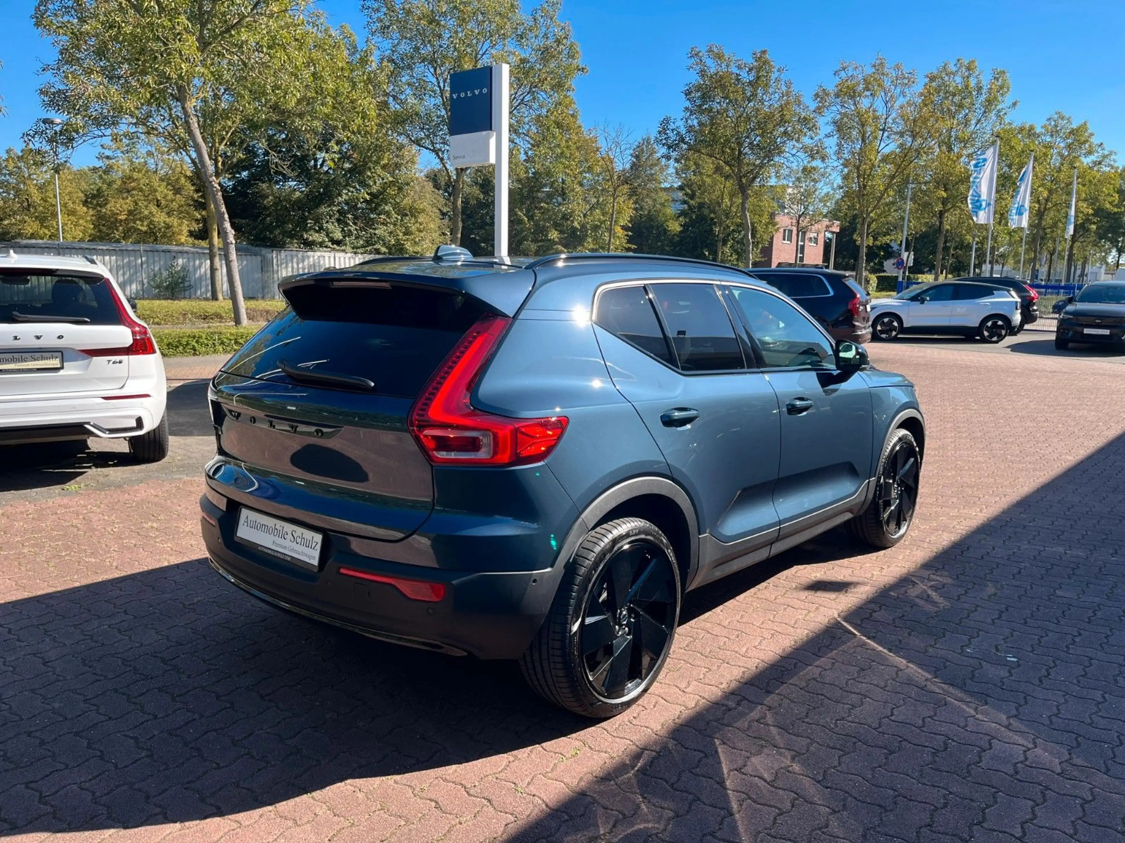 Volvo EX40 Plus Black Edit. Single Motor Ext Range — photo 11