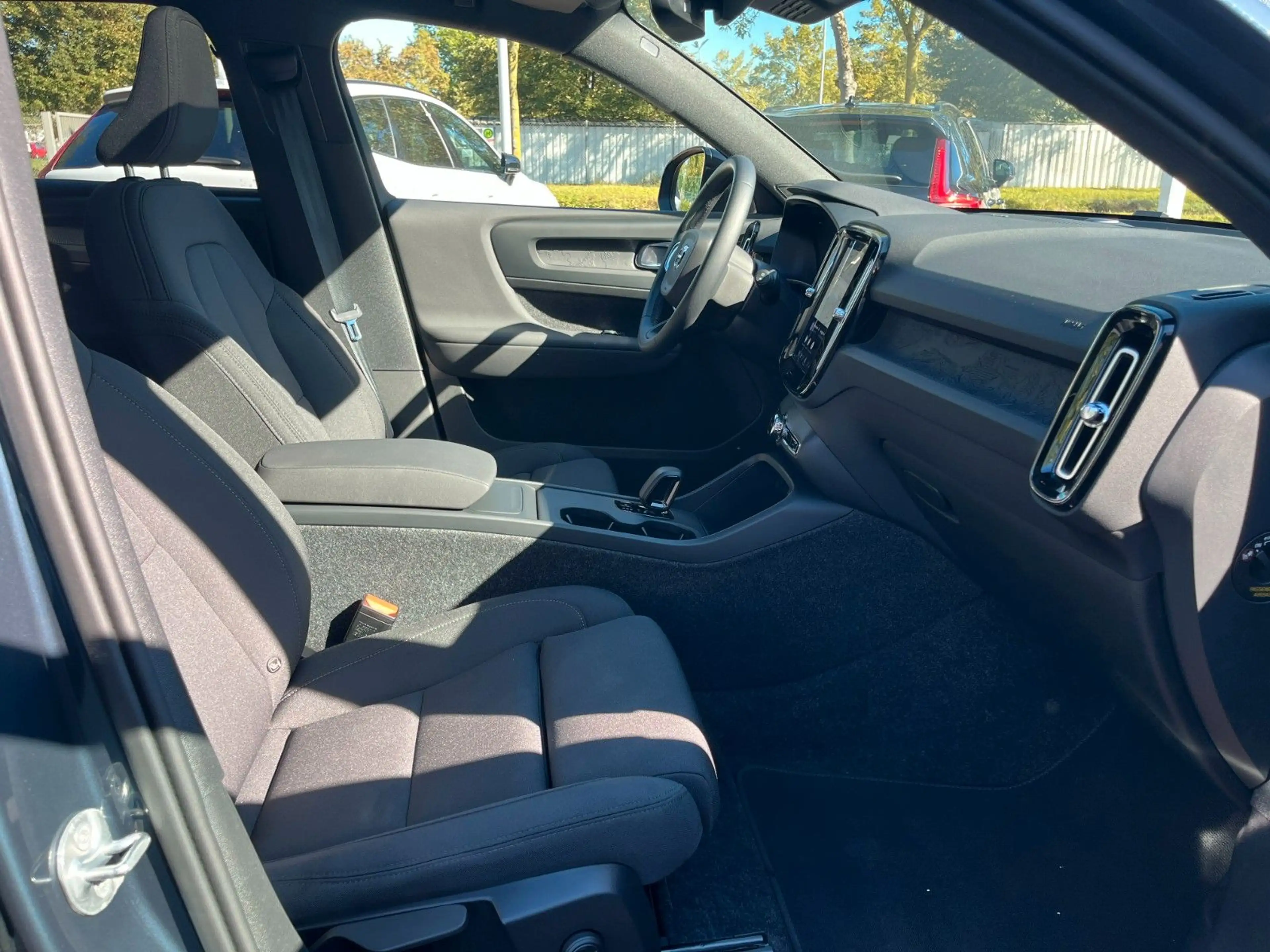 Volvo EX40 Plus Black Edit. Single Motor Ext Range — photo 28