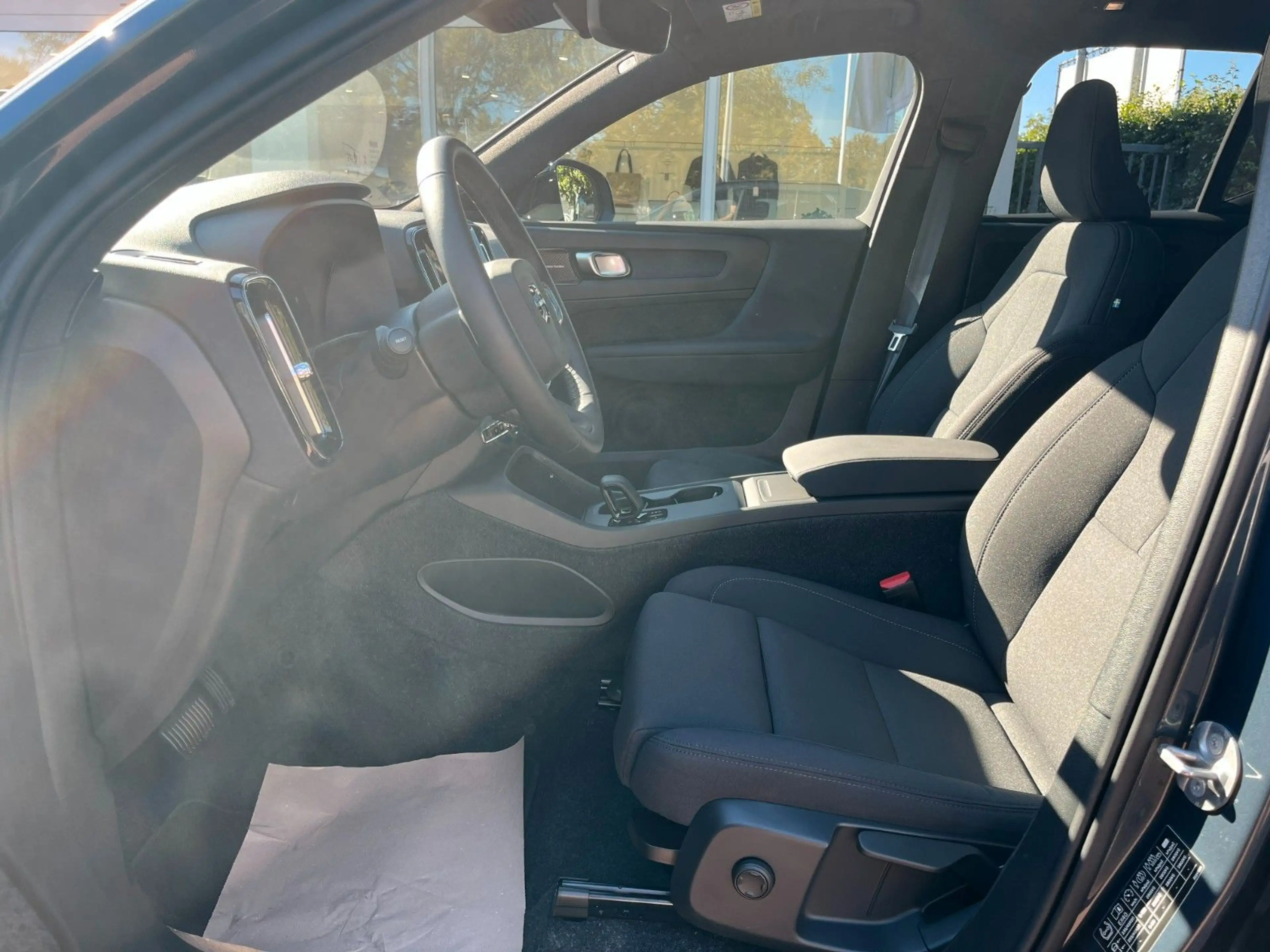 Volvo EX40 Plus Black Edit. Single Motor Ext Range — photo 26