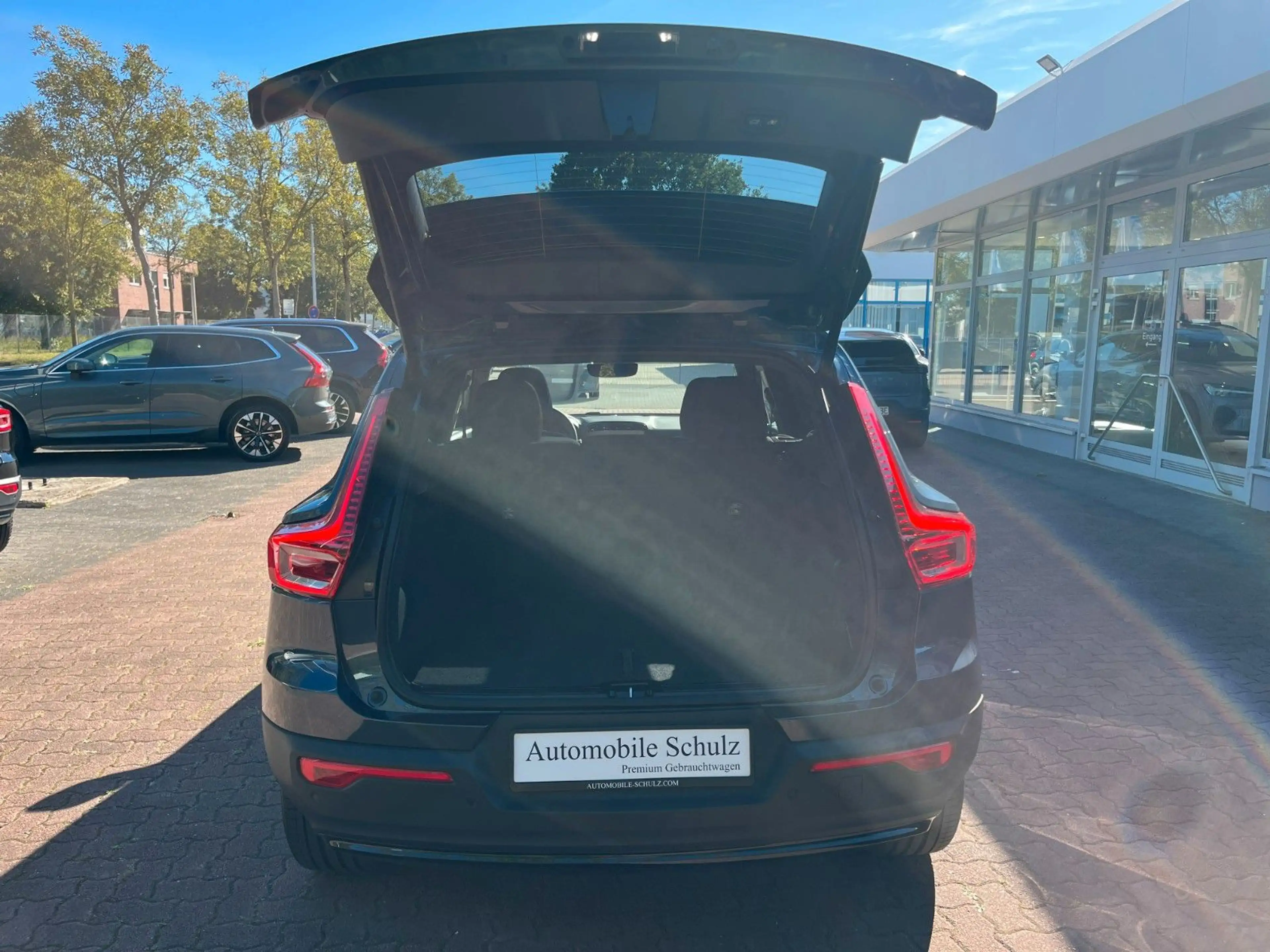 Volvo EX40 Plus Black Edit. Single Motor Ext Range — photo 9