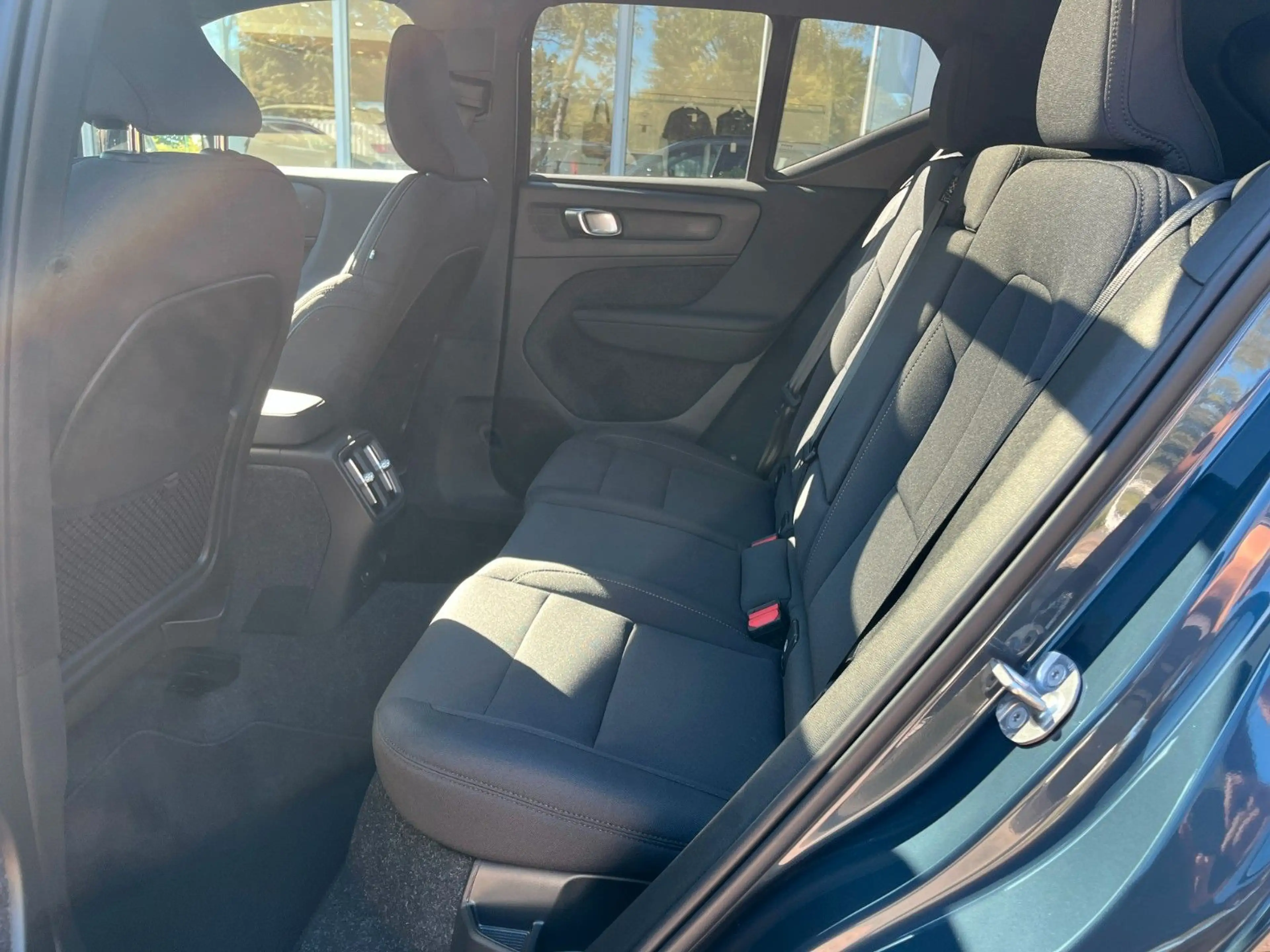 Volvo EX40 Plus Black Edit. Single Motor Ext Range — photo 29