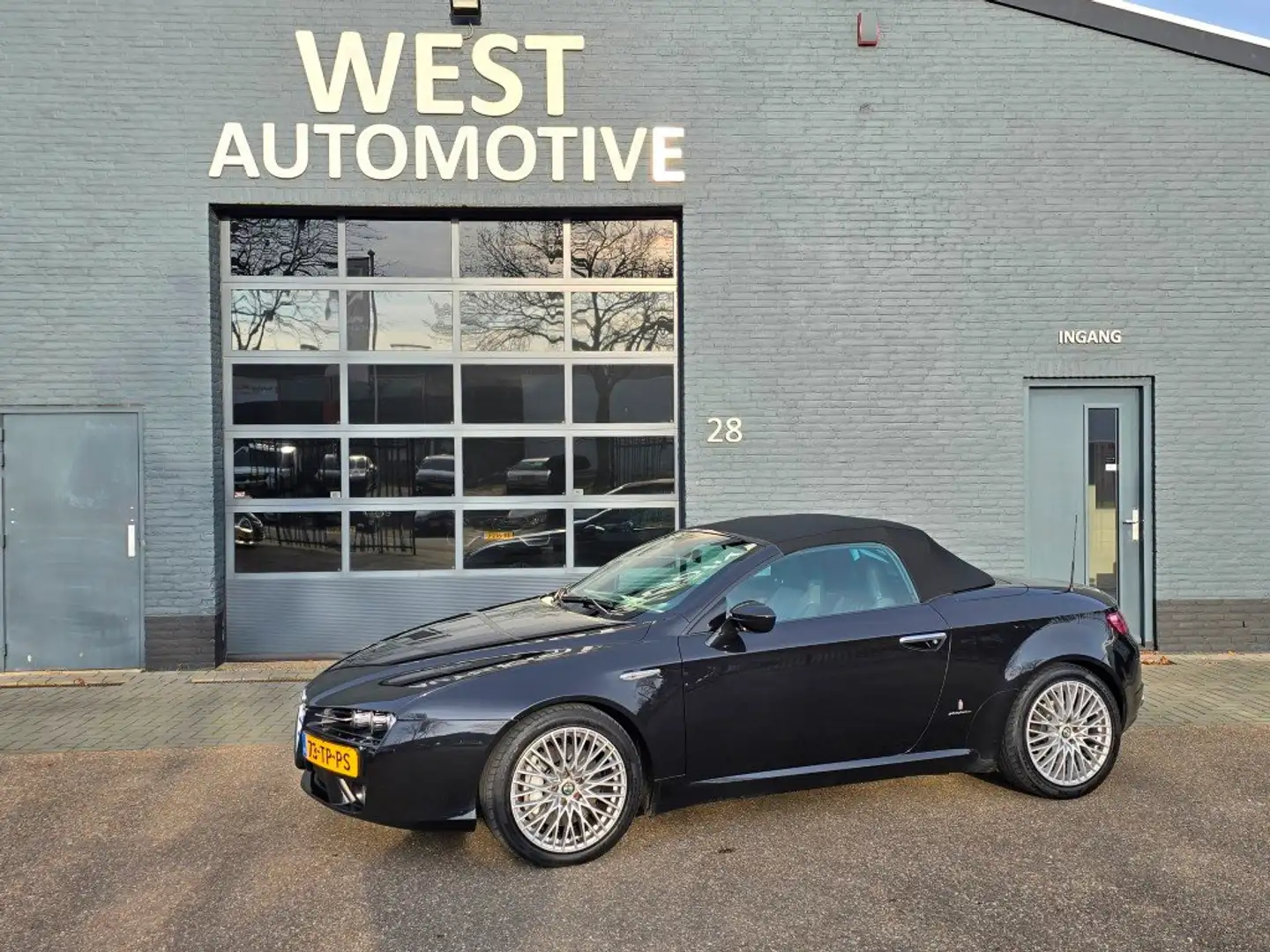 Alfa Romeo Spider 3.2 JTS Q4 Exclusive NED AUTO NAP BOEKJES Zwart - 1