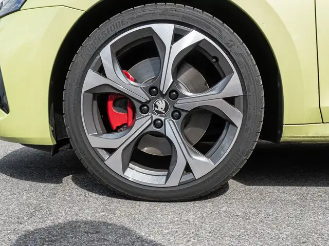 Skoda Octavia view 7