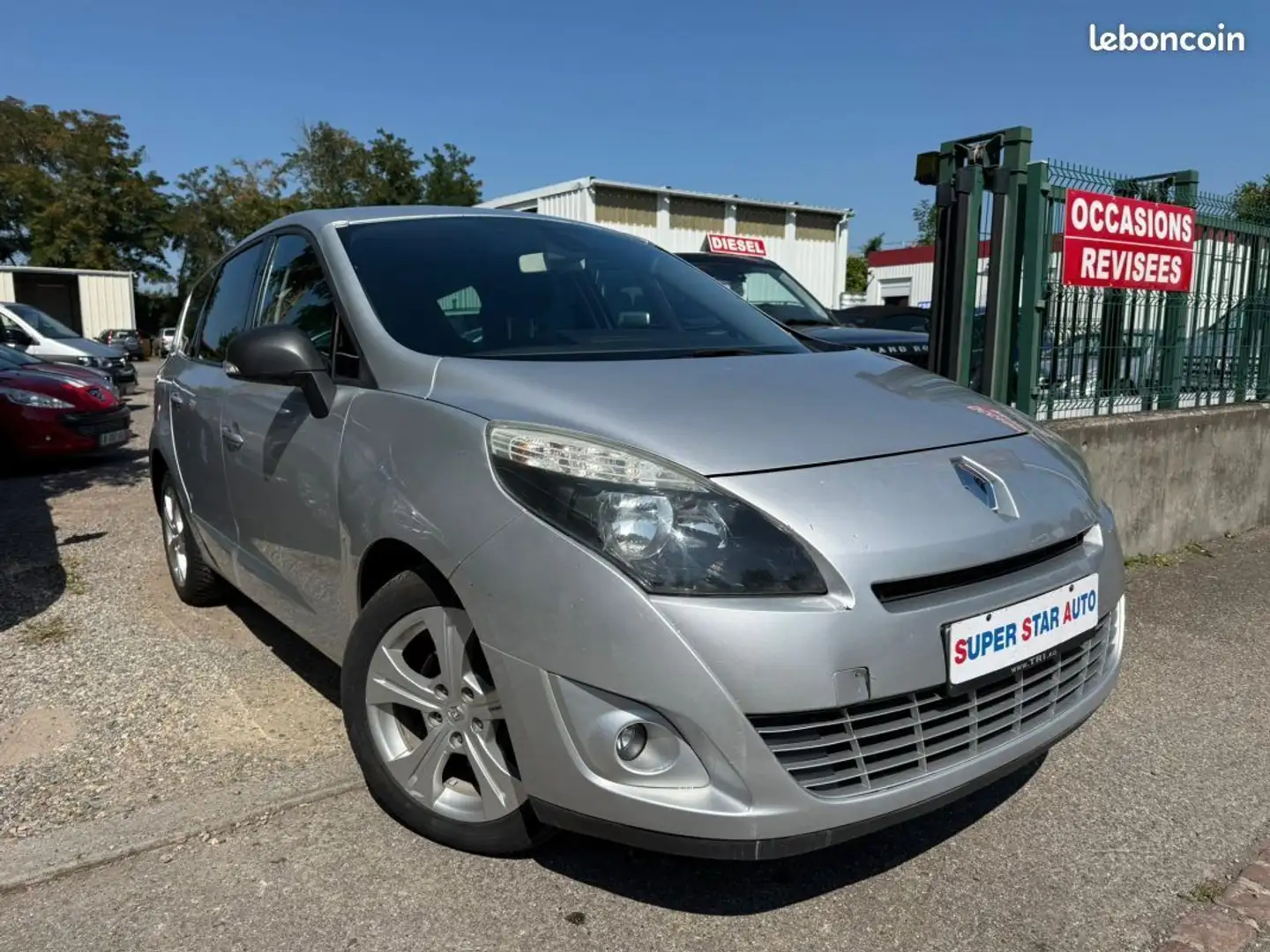 Renault Grand Scenic 1.9l DCI 130CV FAP DYNAMIC 7 PL Grau - 1