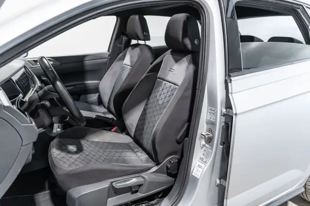 Volkswagen Polo view 18