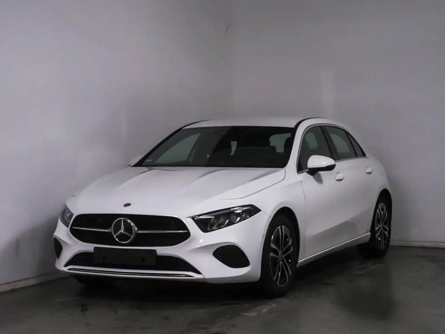 Mercedes-Benz A 180 PROGRESSIVE*APPLECAR-PLAY*LED*WINTER-PAKET Weiß - 1