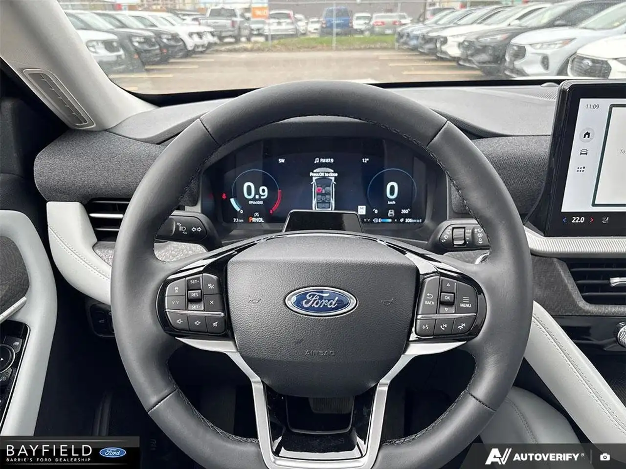 Ford Explorer снимка Ford Explorer