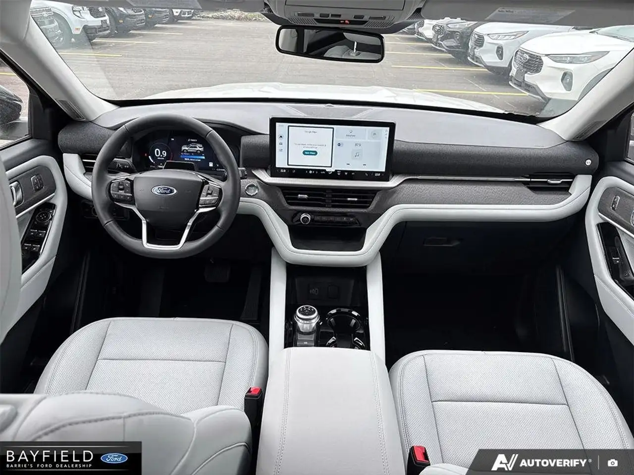 Ford Explorer снимка Ford Explorer