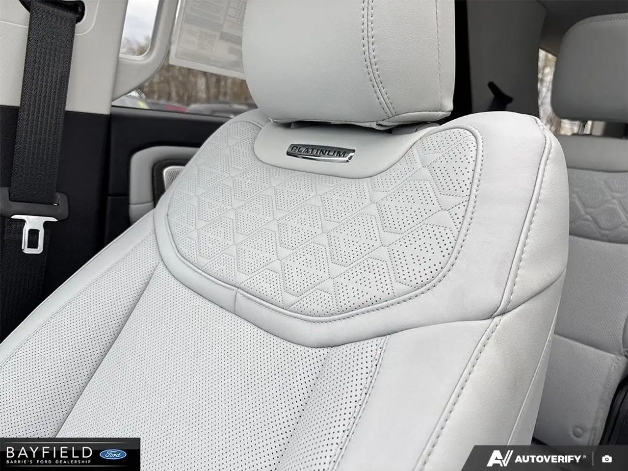 Ford Explorer снимка Ford Explorer