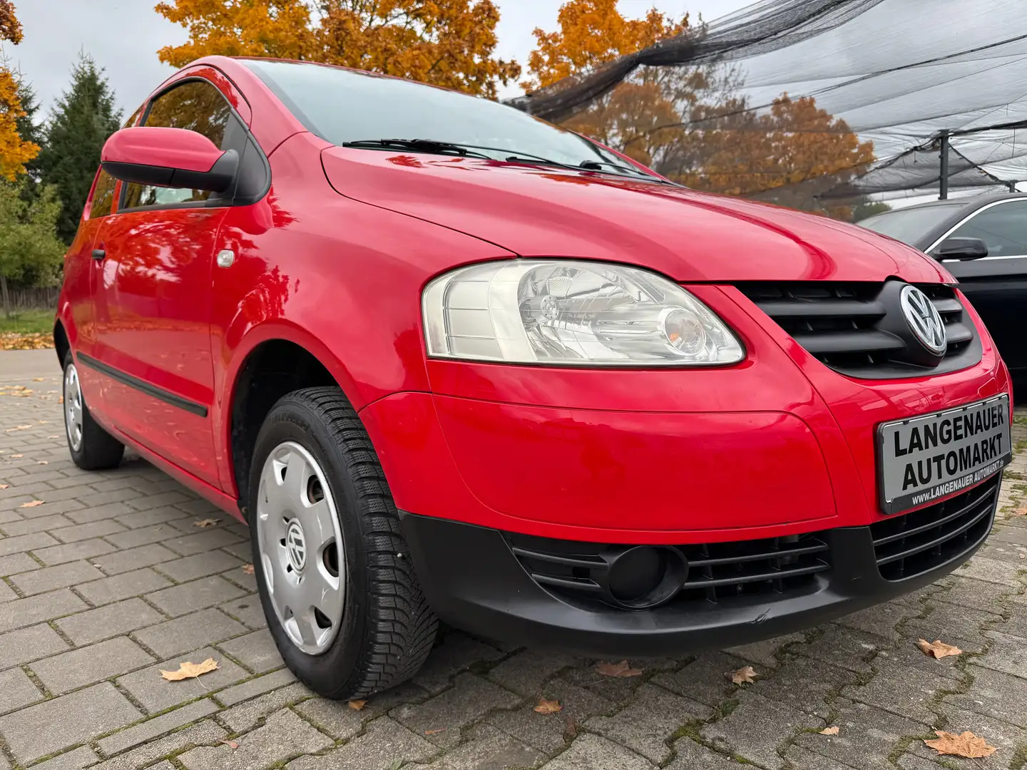 Volkswagen Fox Basis-Aus 2.Hand"Guter Zst"Klima"8 fach ber Rot - 1