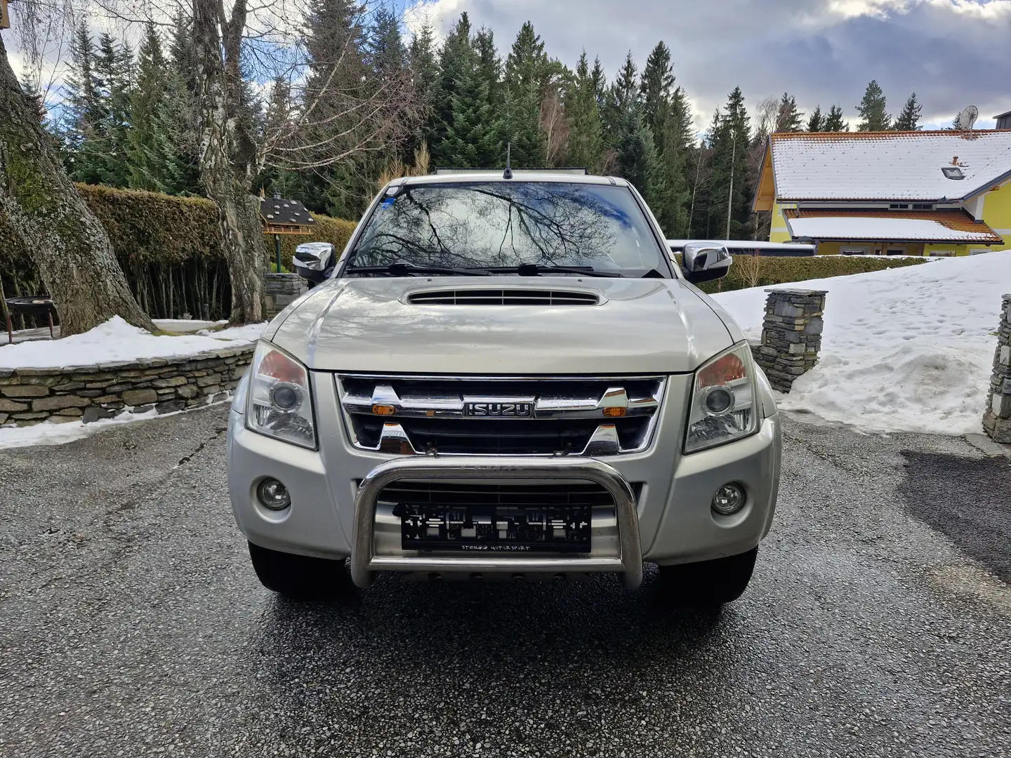 Isuzu D-Max Space Cab 2,5 LS Silber - 2