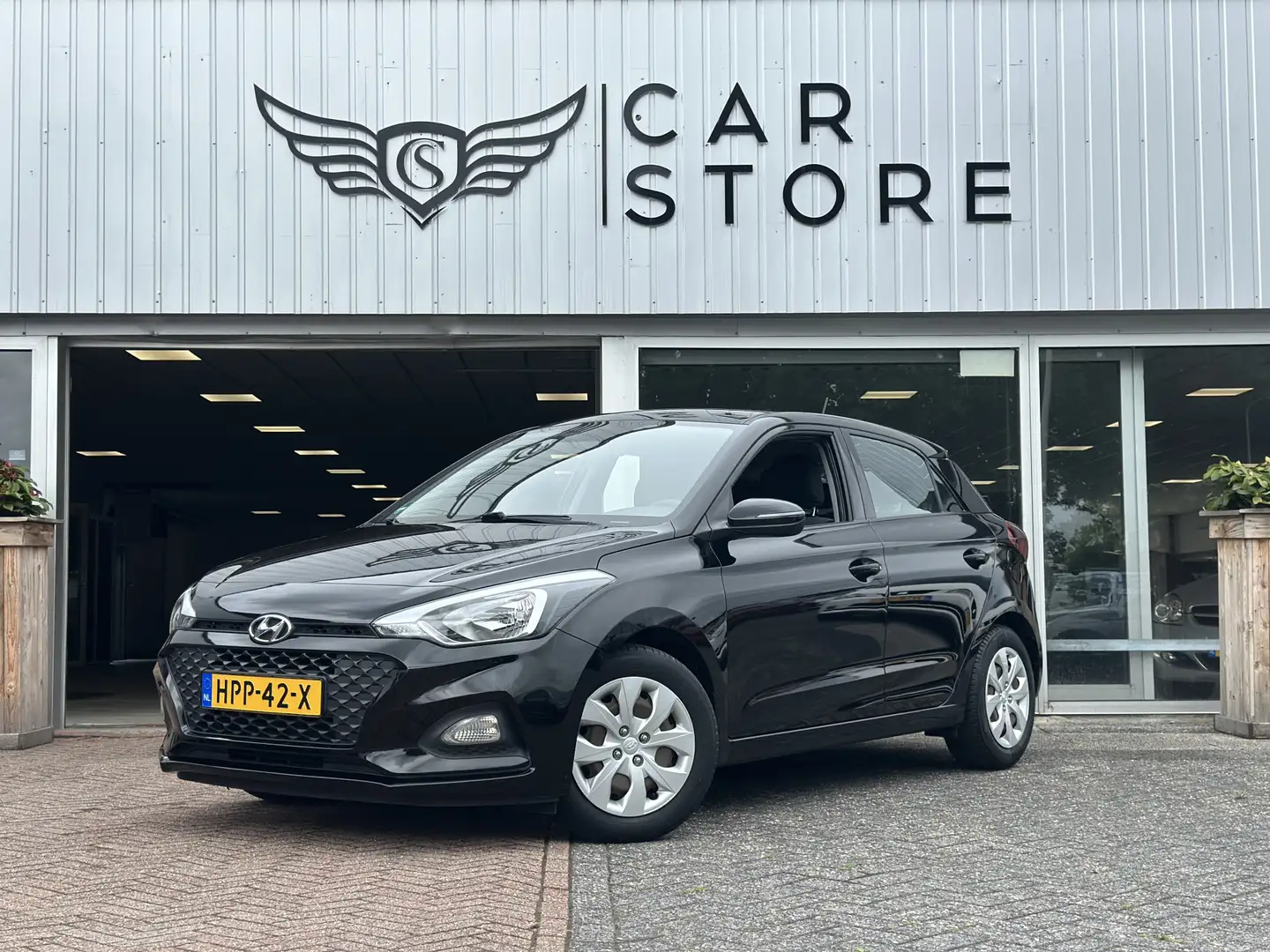 Hyundai i20 1.2 Active |AIRCO|ELK.PAKKET|NETTE AUTO Zwart - 1