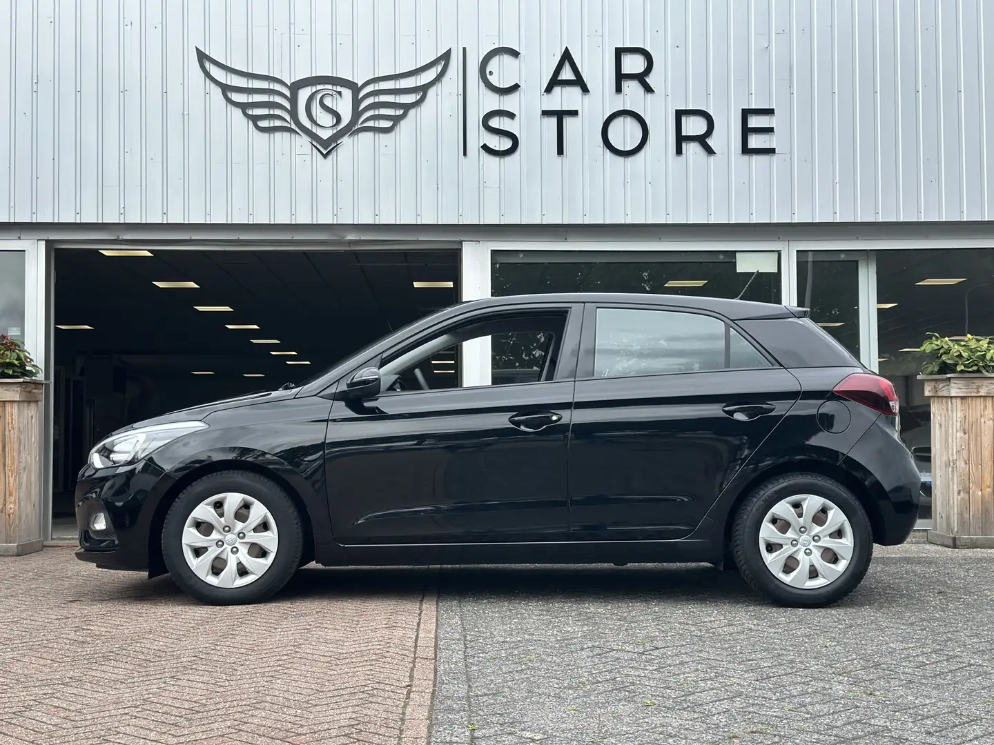 Hyundai i20 1.2 Active |AIRCO|ELK.PAKKET|NETTE AUTO Zwart - 2