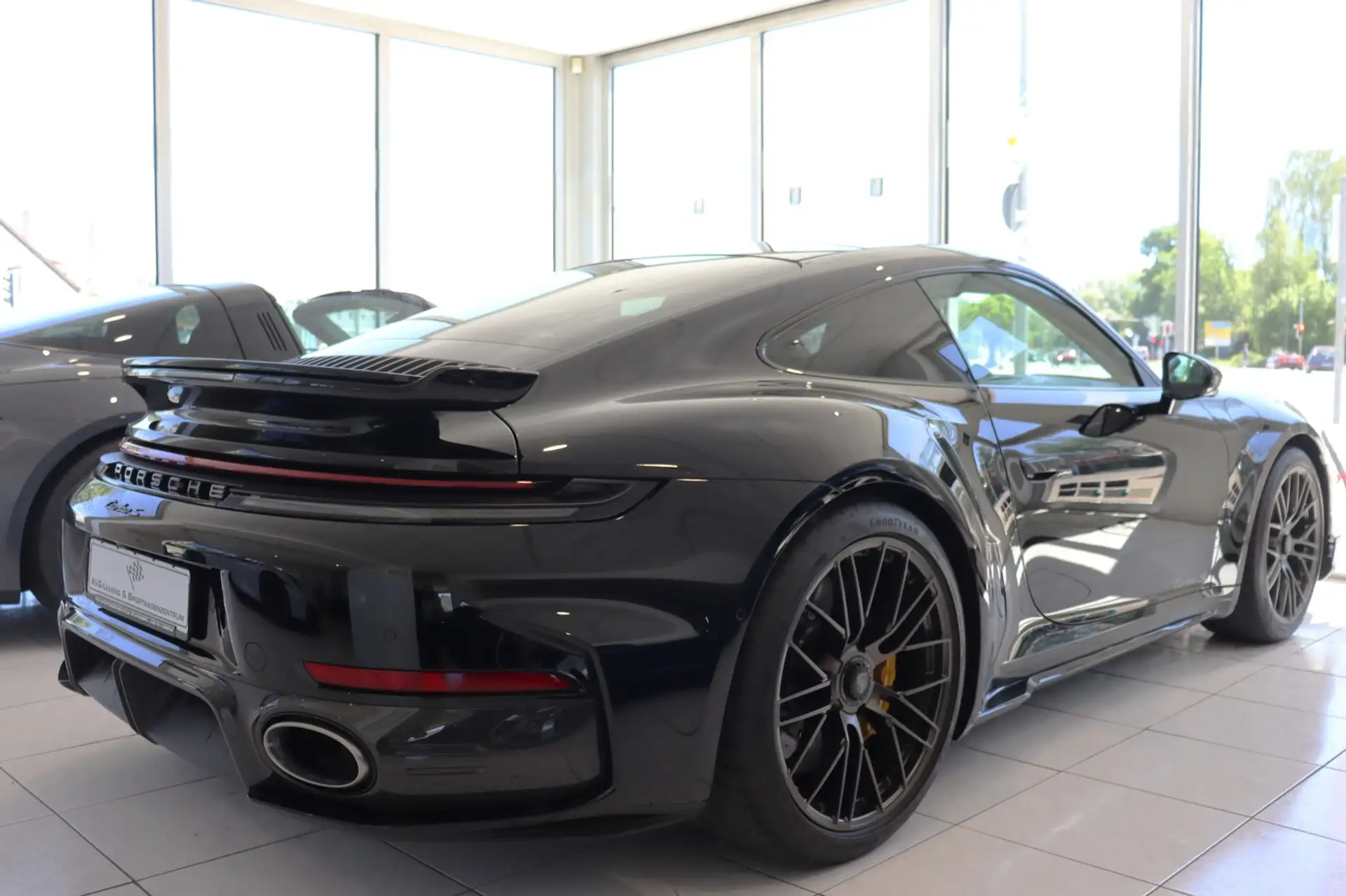 포르쉐 911 Turbo S Coupe 2026 검정 사진 6