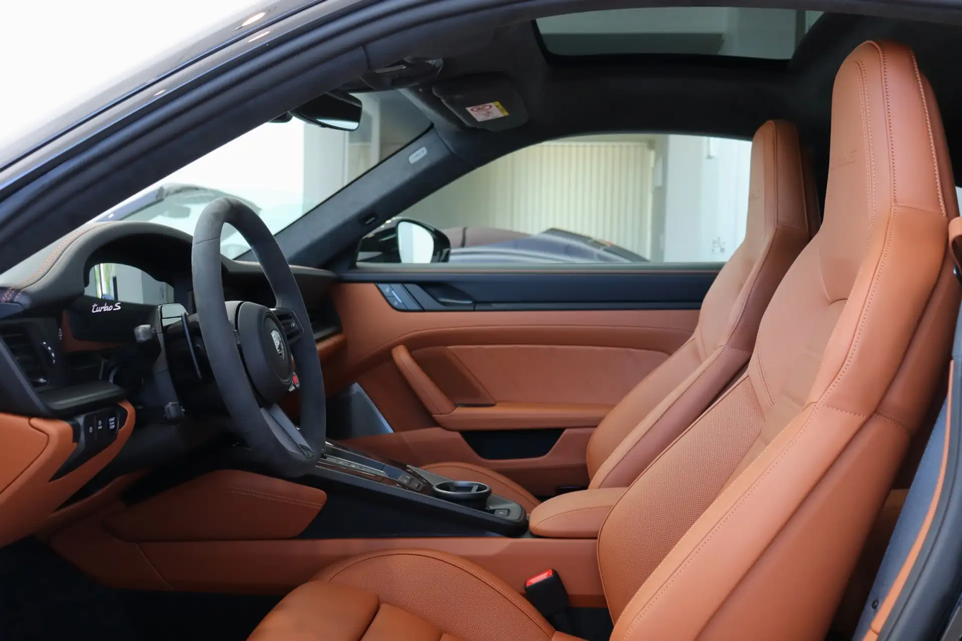 포르쉐 911 Turbo S Coupe 2026 검정 사진 8