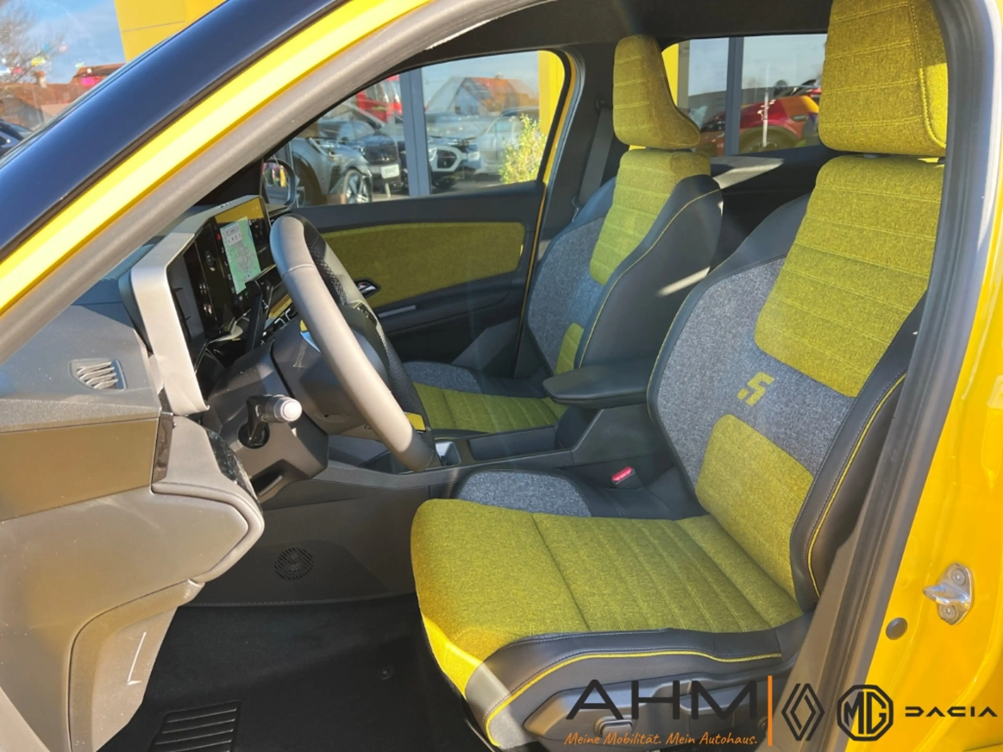 Renault R 5 Electric 150 Comfort Range Iconic Five — photo 11